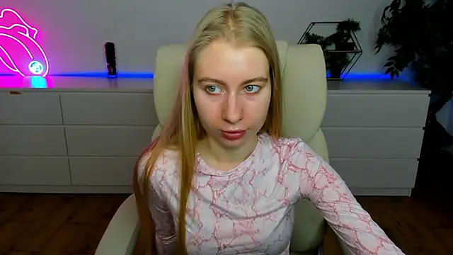 Alina Blonde online show from 1, 3, 2026