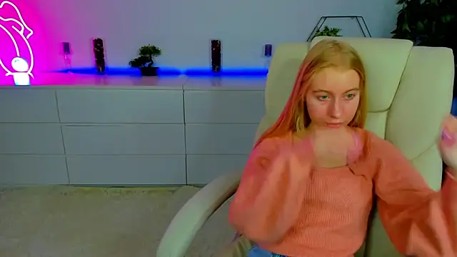 Alina Blonde online show from 12, 10, 2025