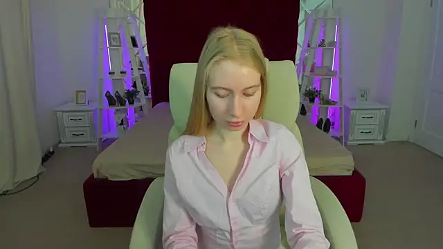 Alina Blonde online show from 12, 4, 2026