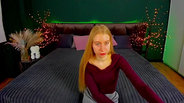 Alina Blonde online show from 6, 11, 2025