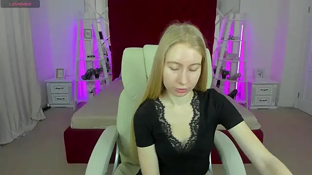 Alina Blonde online show from 9, 5, 2026