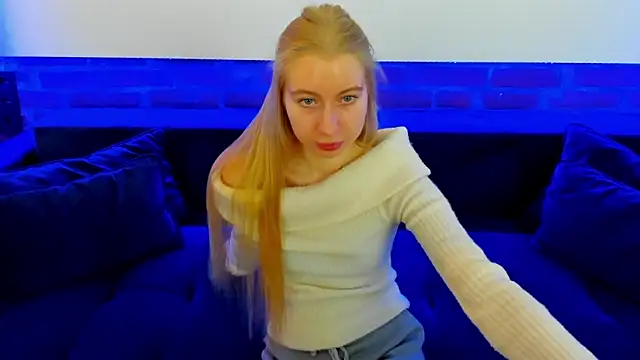 Alina Blonde online show from 5, 11, 2025
