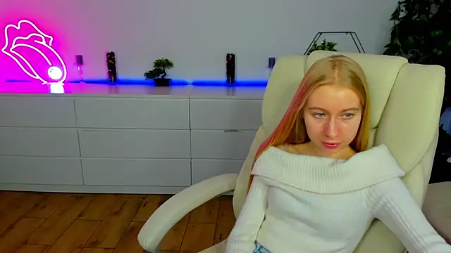 Alina Blonde online show from 10, 11, 2025