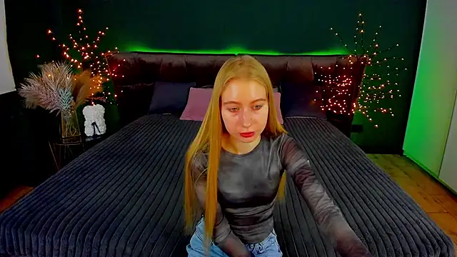 Alina Blonde online show from 11, 10, 2025