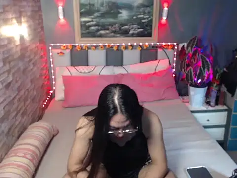 Sexymaturedmistress online show from 15, 11, 2025