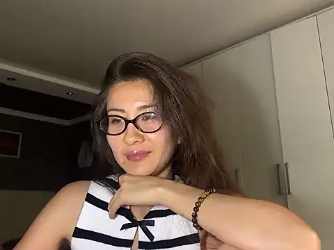 Snapshot of Kivoora chatting on 23, 7, 2026 Kivoora online show from 23, 7, 2026