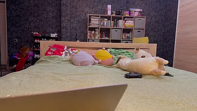 AzureEyes online show from 18, 12, 2025