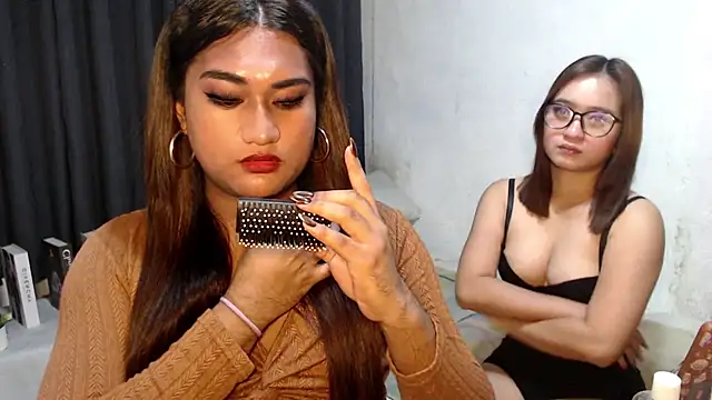 Elysia Fox online show from 5, 2, 2026