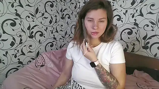 Snapshot of YourEmilie chatting on 29, 10, 2025 YourEmilie online show from 29, 10, 2025