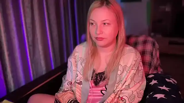 BikiHellena online show from 7, 11, 2025