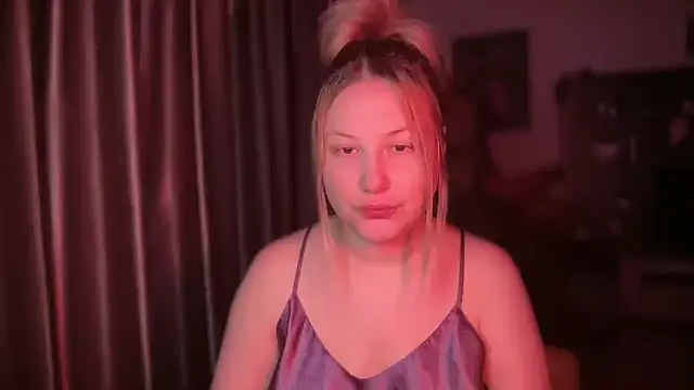 BikiHellena online show from 6, 6, 2026