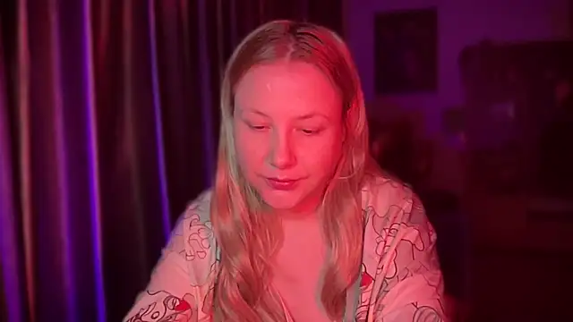 BikiHellena online show from 22, 4, 2026