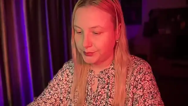 BikiHellena online show from 28, 10, 2025