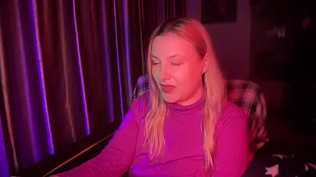 BikiHellena online show from 28, 11, 2025