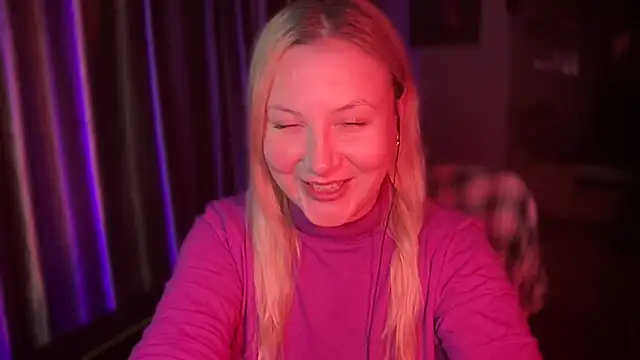 BikiHellena online show from 5, 12, 2025