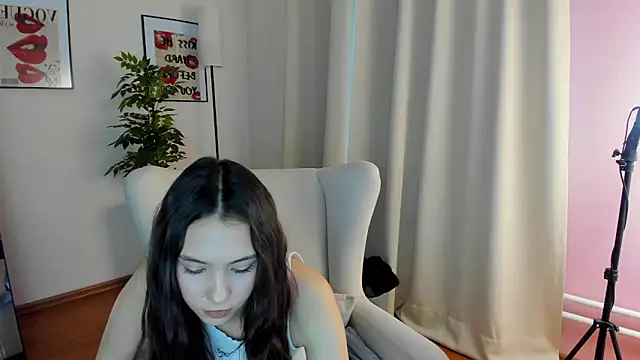 Kelly Harrison online show from 4, 10, 2025