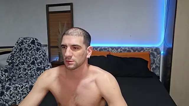 Snapshot of ObeyLust chatting on 17, 12, 2025 ObeyLust online show from 17, 12, 2025