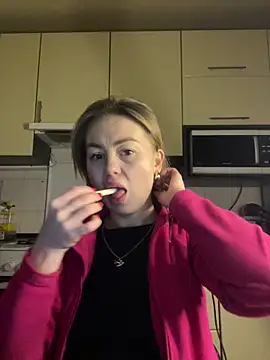 Snapshot of MartaLuna_ chatting on 19, 2, 2026 MartaLuna online show from 19, 2, 2026