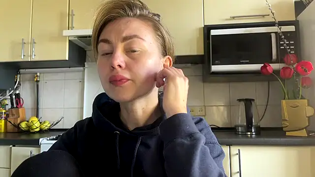 MartaLuna  online show from 17, 4, 2026