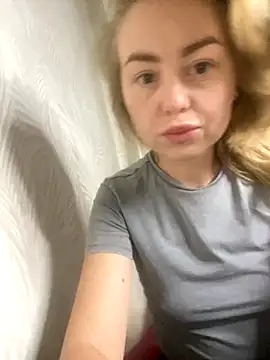 MartaLuna  online show from 18, 10, 2025