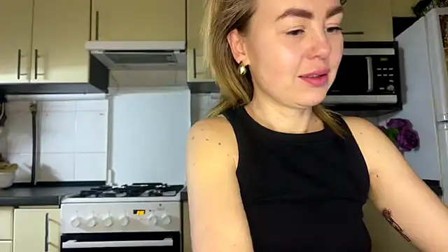 MartaLuna  online show from 6, 3, 2026