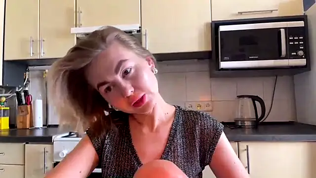 Snapshot of MartaLuna_ chatting on 23, 6, 2026 MartaLuna online show from 23, 6, 2026