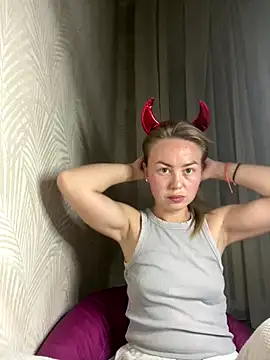 MartaLuna  online show from 27, 10, 2025