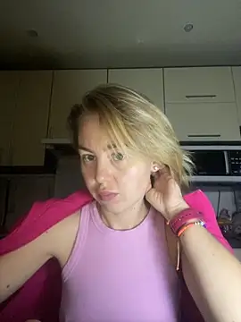 MartaLuna  online show from 12, 11, 2025