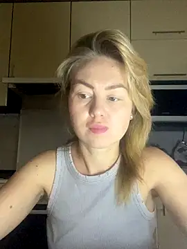 MartaLuna  online show from 11, 11, 2025