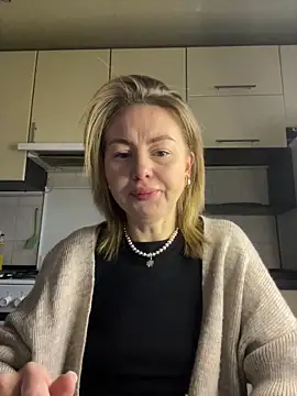 Snapshot of MartaLuna_ chatting on 8, 2, 2026 MartaLuna online show from 8, 2, 2026