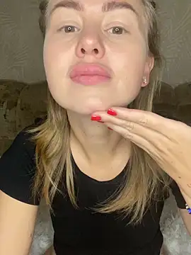 MartaLuna  online show from 15, 10, 2025