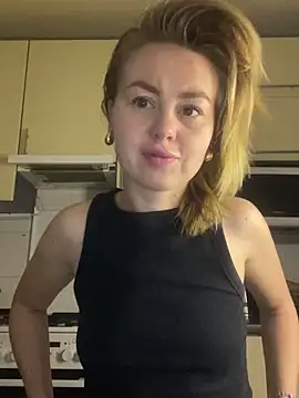 MartaLuna  online show from 21, 12, 2025