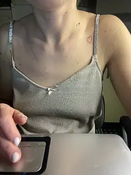 Snapshot of MartaLuna_ chatting on 1, 2, 2026 MartaLuna online show from 1, 2, 2026