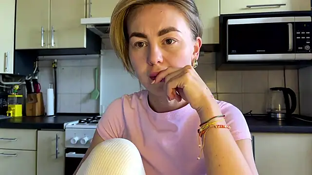 Snapshot of MartaLuna_ chatting on 20, 7, 2026 MartaLuna online show from 20, 7, 2026