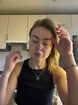 Snapshot of MartaLuna_ chatting on 27, 2, 2026 MartaLuna online show from 27, 2, 2026