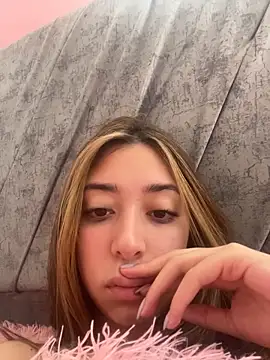 kimmy vegga2 online show from 4, 12, 2025