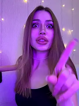 Elizabeth Tay online show from 29, 11, 2025