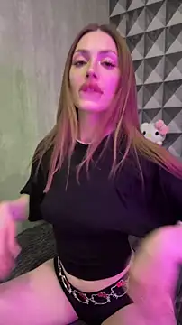 Elizabeth Tay online show from 26, 4, 2026