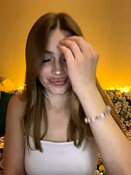 Elizabeth Tay online show from 30, 9, 2025