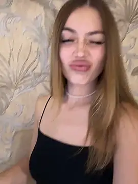 Elizabeth Tay online show from 5, 11, 2025