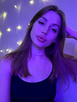 Elizabeth Tay online show from 15, 10, 2025