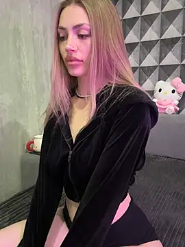 Elizabeth Tay online show from 9, 5, 2026