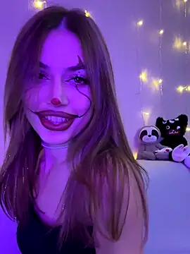 Elizabeth Tay online show from 31, 10, 2025