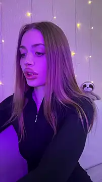 Elizabeth Tay online show from 16, 12, 2025