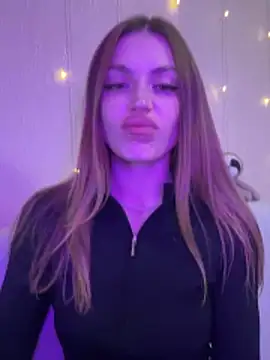 Elizabeth Tay online show from 20, 12, 2025