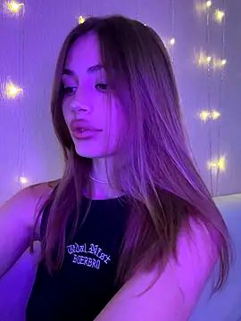 Elizabeth Tay online show from 26, 10, 2025