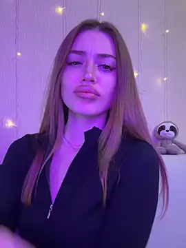 Elizabeth Tay online show from 18, 12, 2025