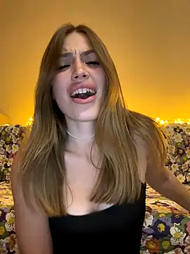 Elizabeth Tay online show from 28, 9, 2025