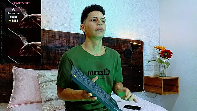 JhosuaVega online show from 4, 10, 2025