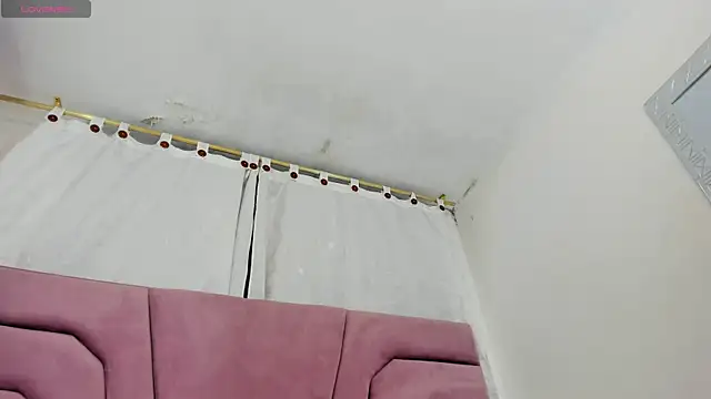 Snapshot of miajhonsonx chatting on 8, 5, 2026 miajhonsonx online show from 8, 5, 2026
